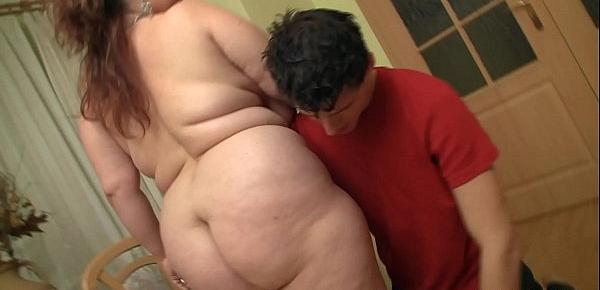  Skinny guy fucks huge boobs fat gf on the floor